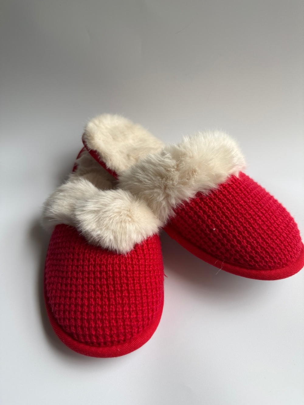Cozy Faux-Fur Lined Red Women's Slippers